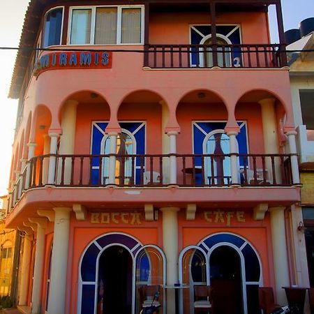 Semiramis Apartments Ierápetra Buitenkant foto